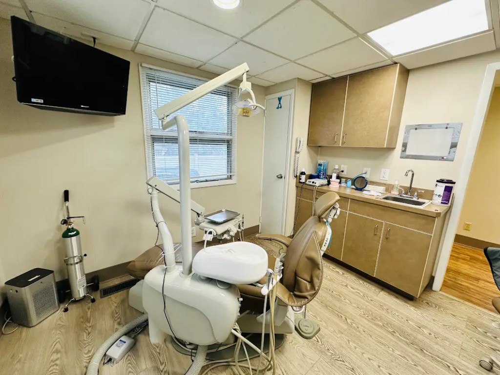 Treatment room with treatment chair alternate view